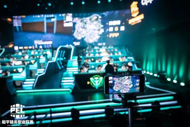 场迎罗马尼 场迎罗马尼