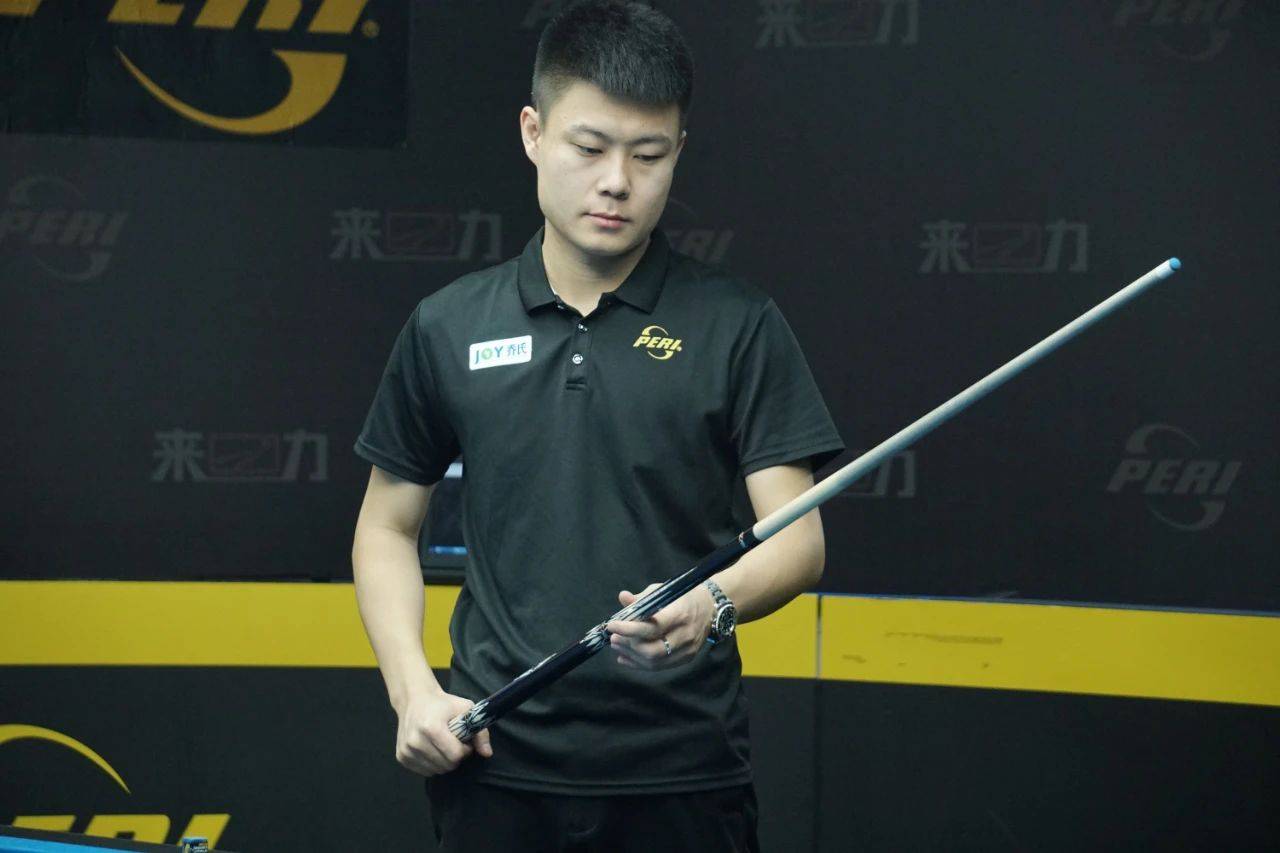 鶘對陣老鷹 鶘對陣老鷹