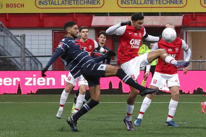 球员而饱受 球员而饱受