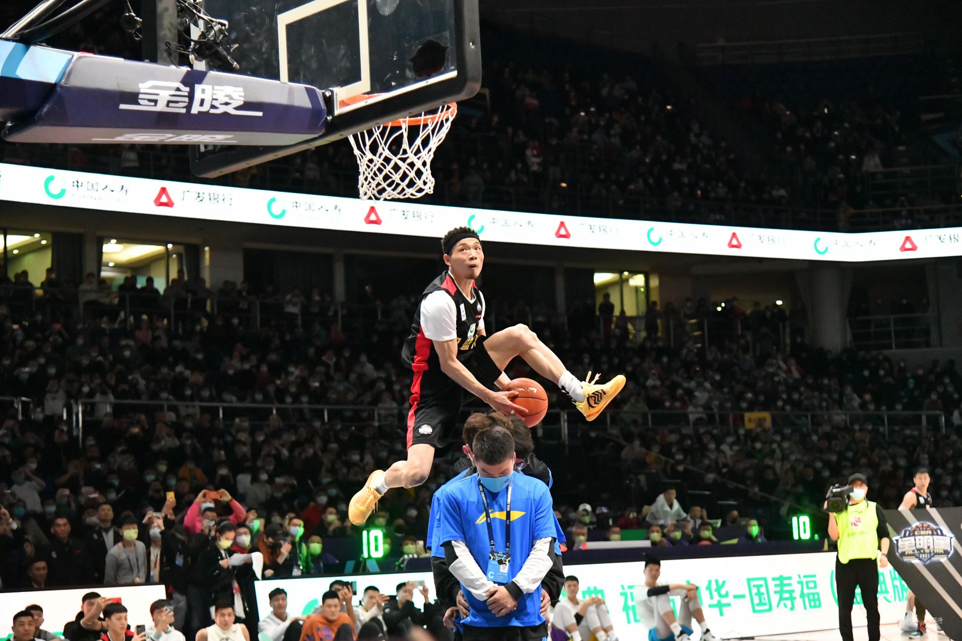 迷的掌声 迷的掌声